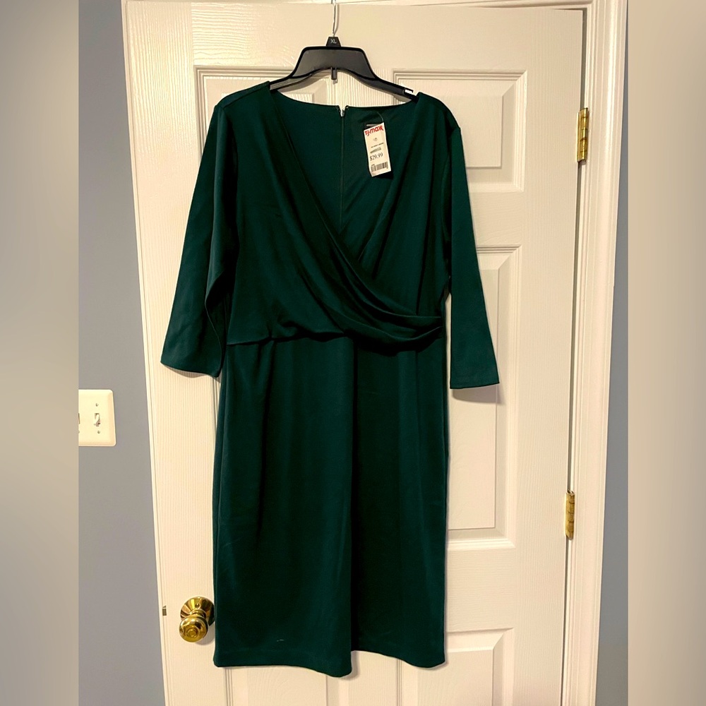 Ann Taylor factory emerald green dress in size 16